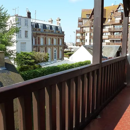 Appartement Castel Guermante By Interhome